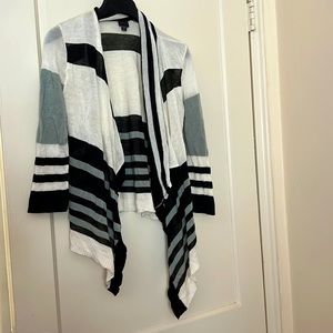 2Bebe white and black cardigan size: M/L